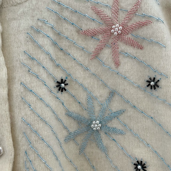 Vintage embroidered cream beaded cardigan size uk36 - Picture 2 of 4